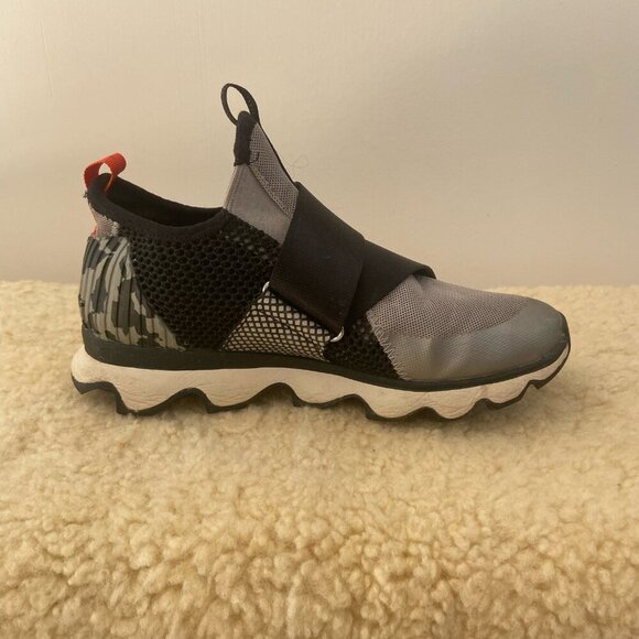 Women's Sorel Kinetic Sneaker Women's 7 Black Gray Sporty Athletic Athleisure - Picture 3 of 10